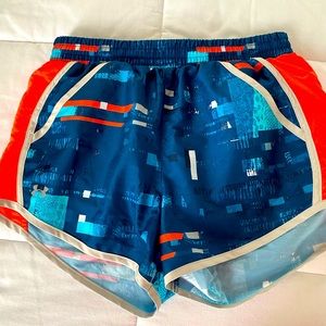 Under Armor Athletic shorts xs